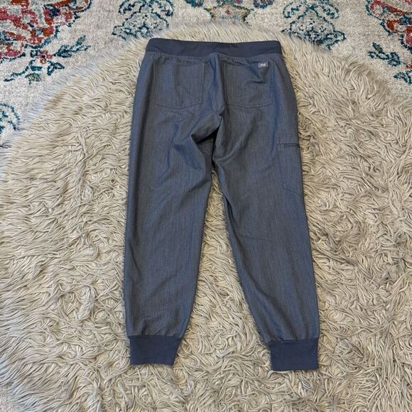Figs scrub pants size small petite graphite? - Picture 4 of 4